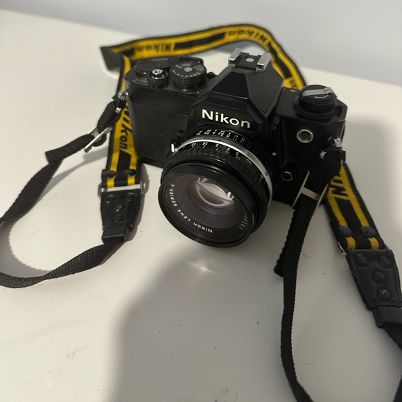 Nikon FM 35 mm camera and lens set RARE - Picture 3 of 16